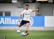 开云体育app-尤文图斯客场大胜佛罗伦萨：C罗完美连入球的简单介绍