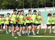 开云体育app-韩国女足队员受伤，备战受影响