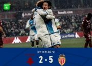 开云平台-摩纳哥队主场大胜里昂，追赶领先者