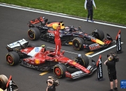 开云体育APP下载-迈凯伦轻取雷诺车队，汉密尔顿高光表现的简单介绍