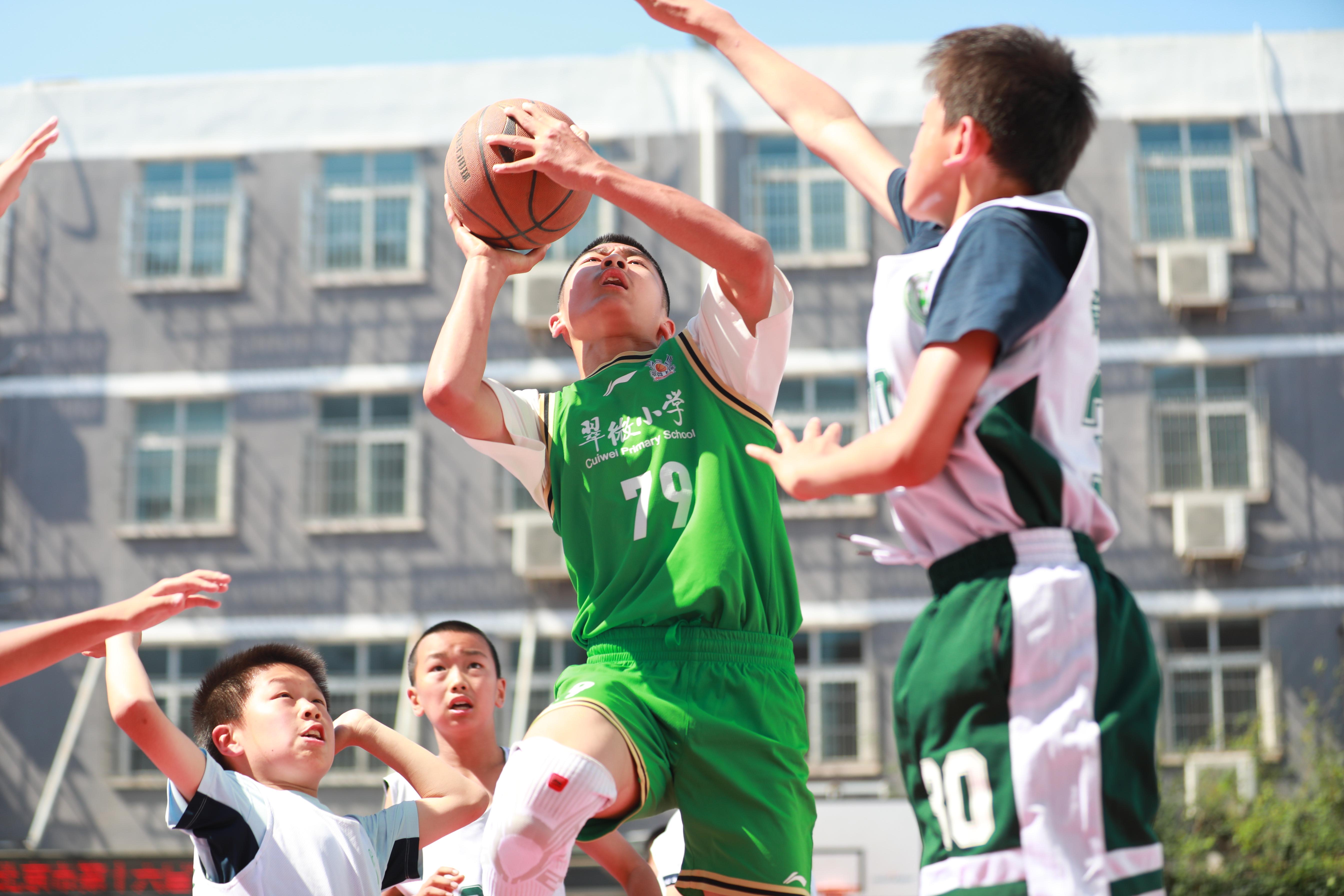 青年篮球比赛增加参与度，培养新一代球星