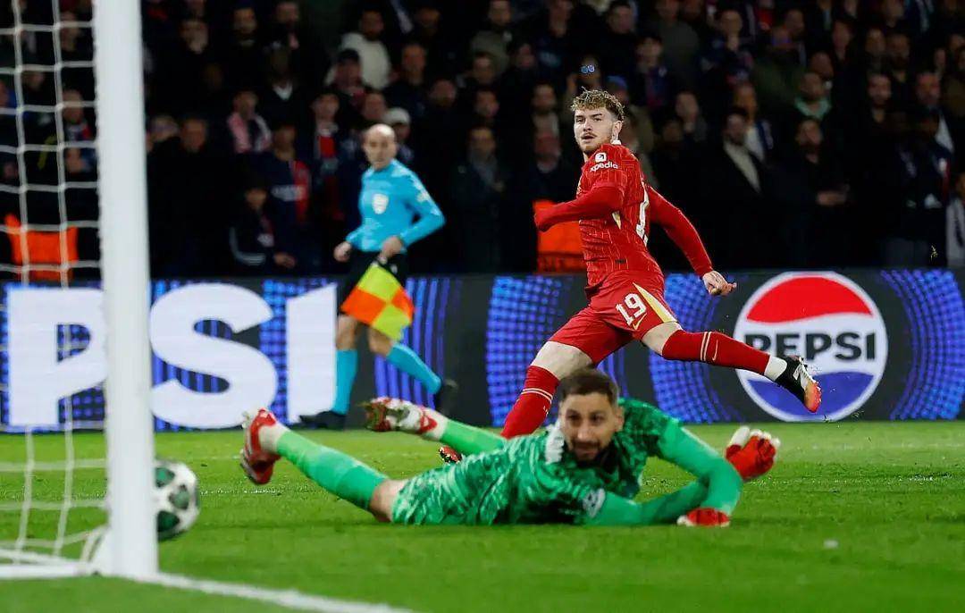 赛场绝杀瞬间，球员飒爽英姿震撼全场的简单介绍