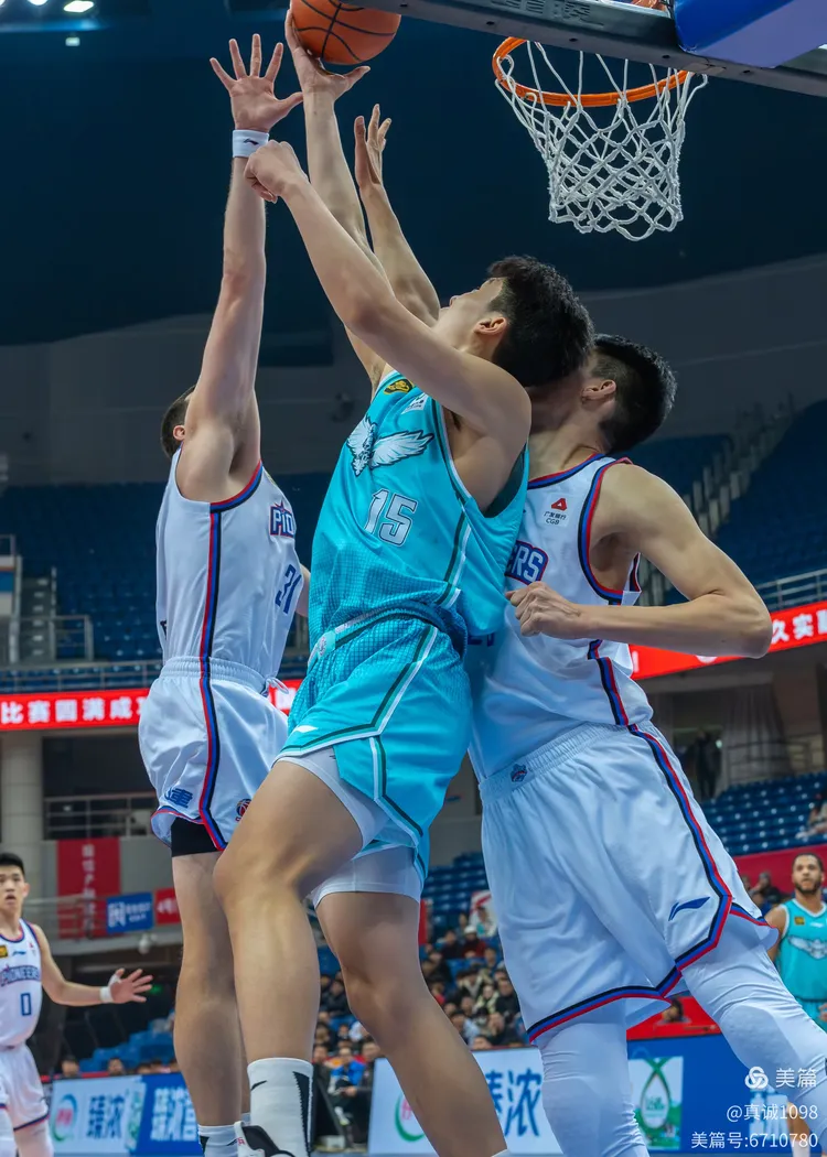 天津男篮发挥出色,锐意进攻刷新佳绩 天津男篮发挥出色,锐意进攻刷新佳绩