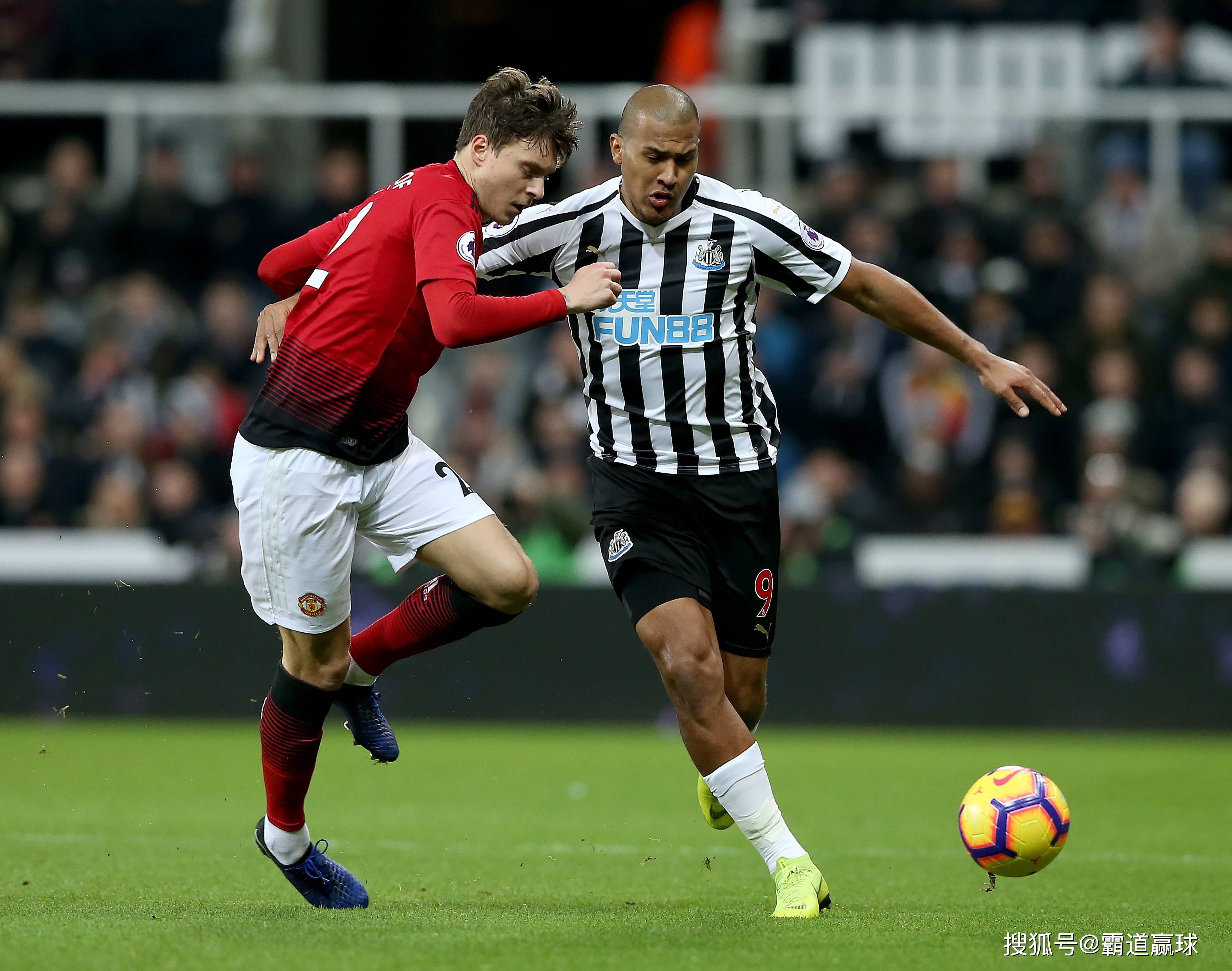 曼联球员表现抢眼,帮助球队赢得比赛 曼联球员表现抢眼,帮助球队赢得比赛