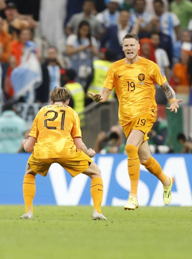 荷兰队惊险晋级,将亮相一个备受关注的国际足球锦标赛的简单介绍 荷兰队惊险晋级,将亮相一个备受关注的国际足球锦标赛的简单介绍