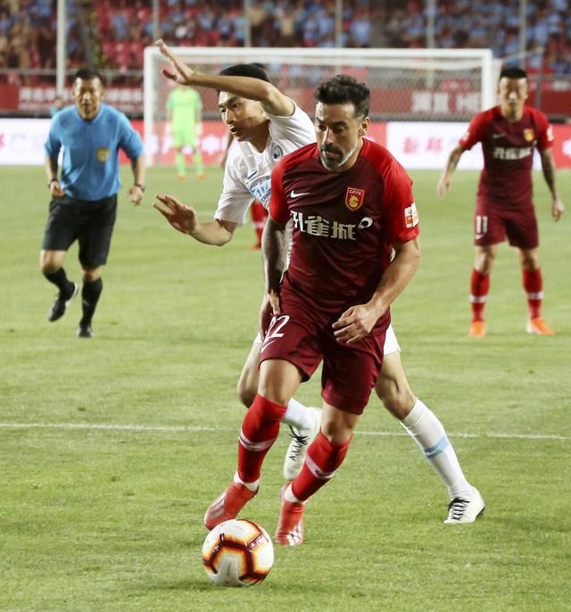 河北华夏幸福客场挑战大连一方,实力对比不容小觑的简单介绍 河北华夏幸福客场挑战大连一方,实力对比不容小觑的简单介绍