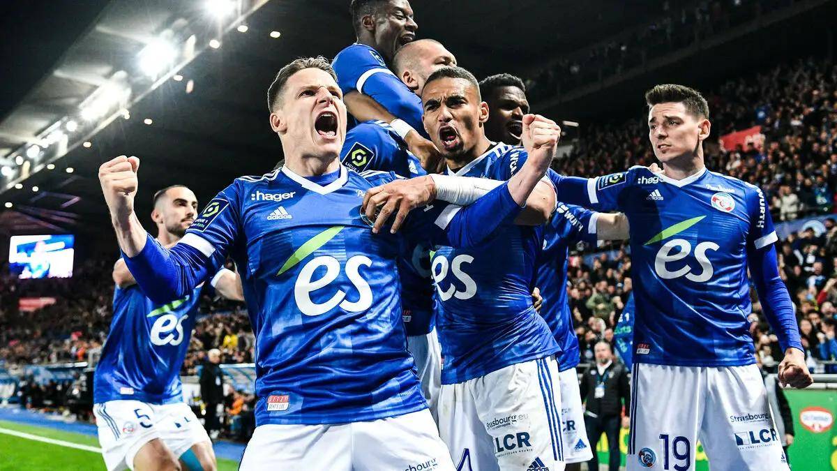 包含施卡拉队备战法甲比赛,全力以赴的词条 包含施卡拉队备战法甲比赛,全力以赴的词条