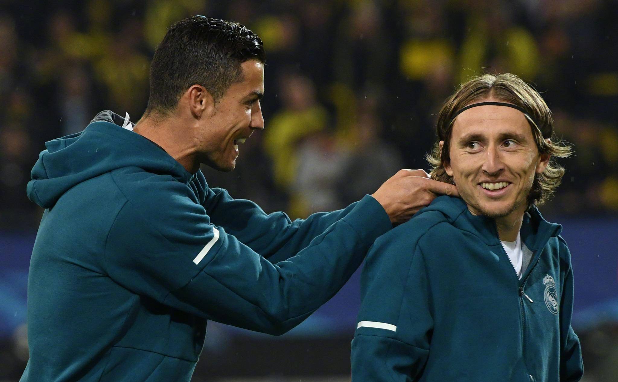 罗马老将重伤告别赛季,令球迷扼腕 罗马老将重伤告别赛季,令球迷扼腕