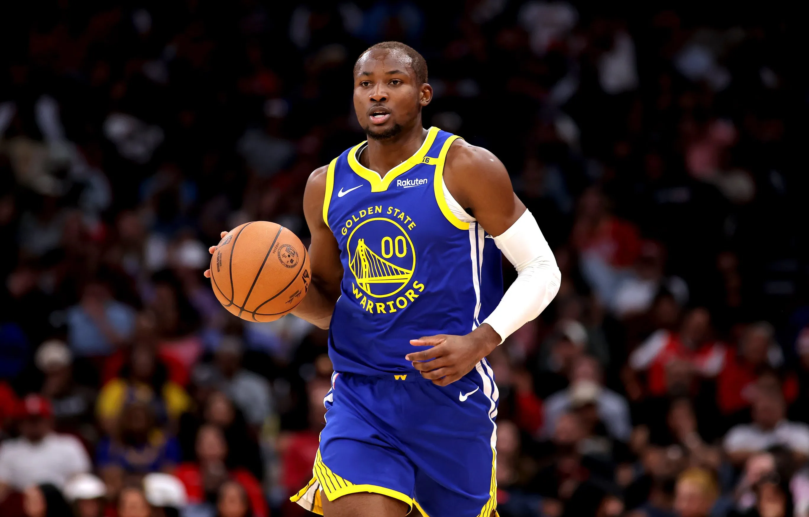 勇士队球员替补表现亮眼,成为关键先发的简单介绍 勇士队球员替补表现亮眼,成为关键先发的简单介绍