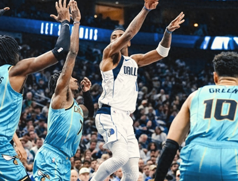 湖人主场不敌独行侠,遭遇两连败 湖人主场不敌独行侠,遭遇两连败