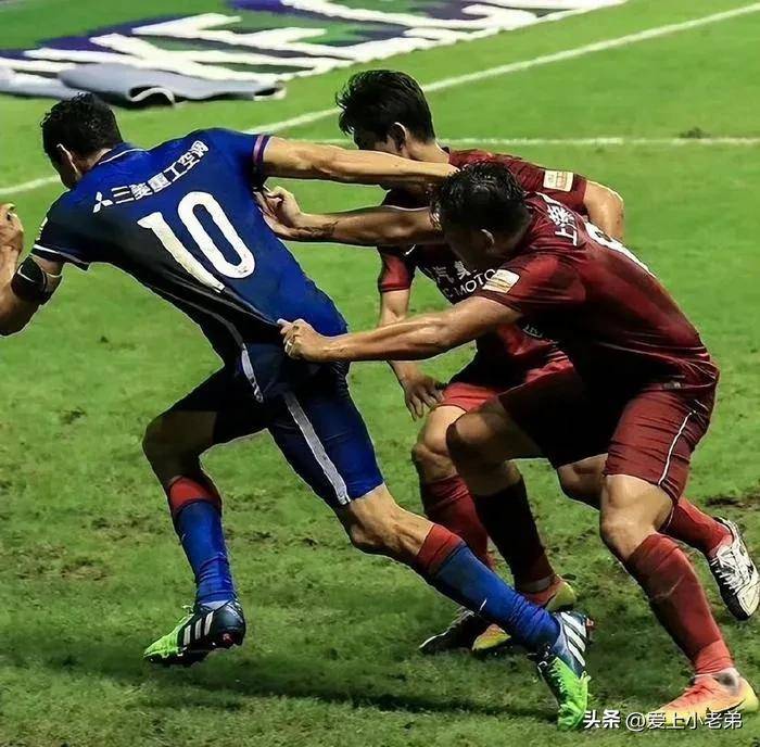 恒大主场不敌申花,连续两场失利 恒大主场不敌申花,连续两场失利