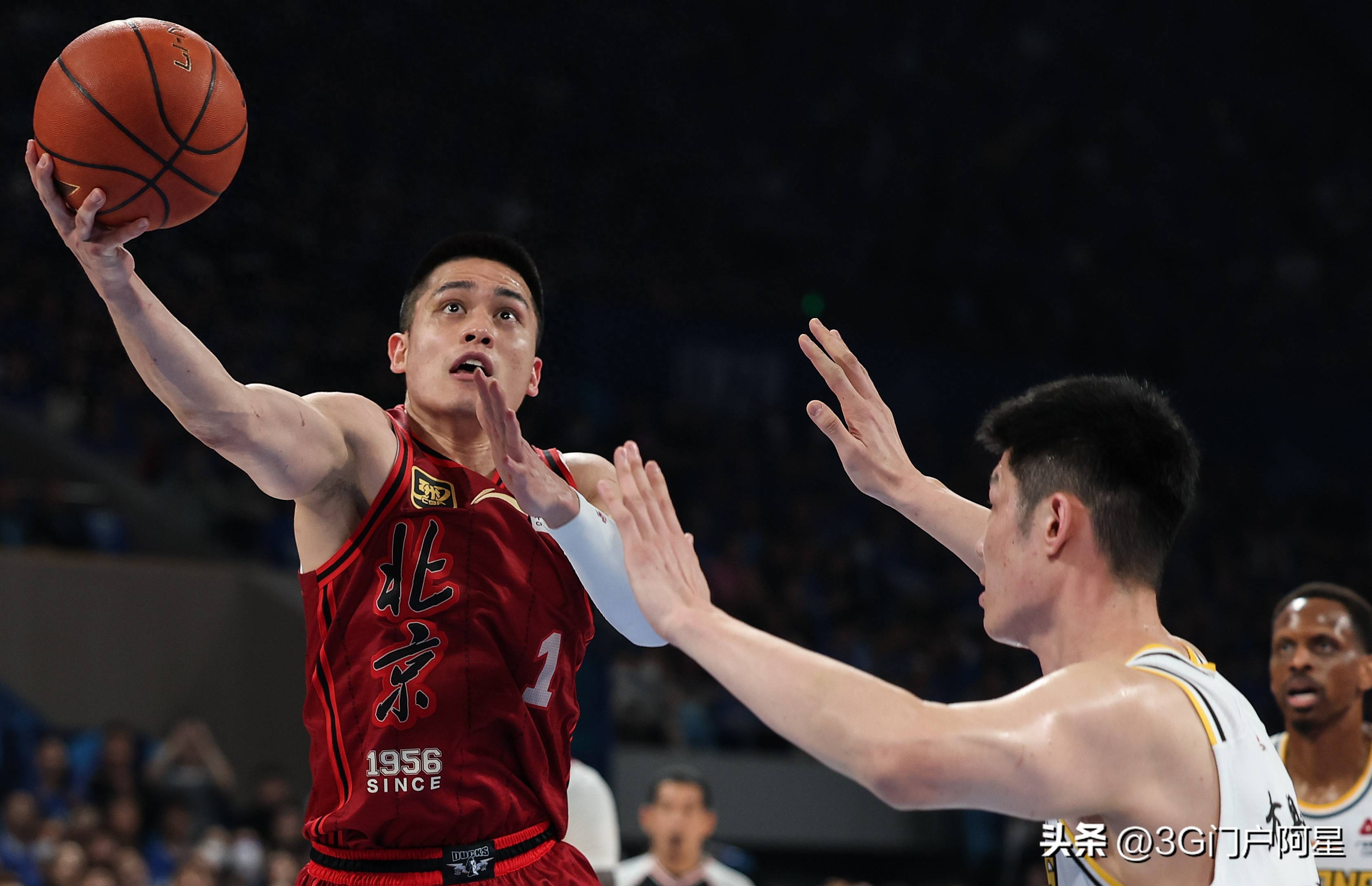 包含篮球联赛中球员们的拼搏精神感人至深的词条 包含篮球联赛中球员们的拼搏精神感人至深的词条