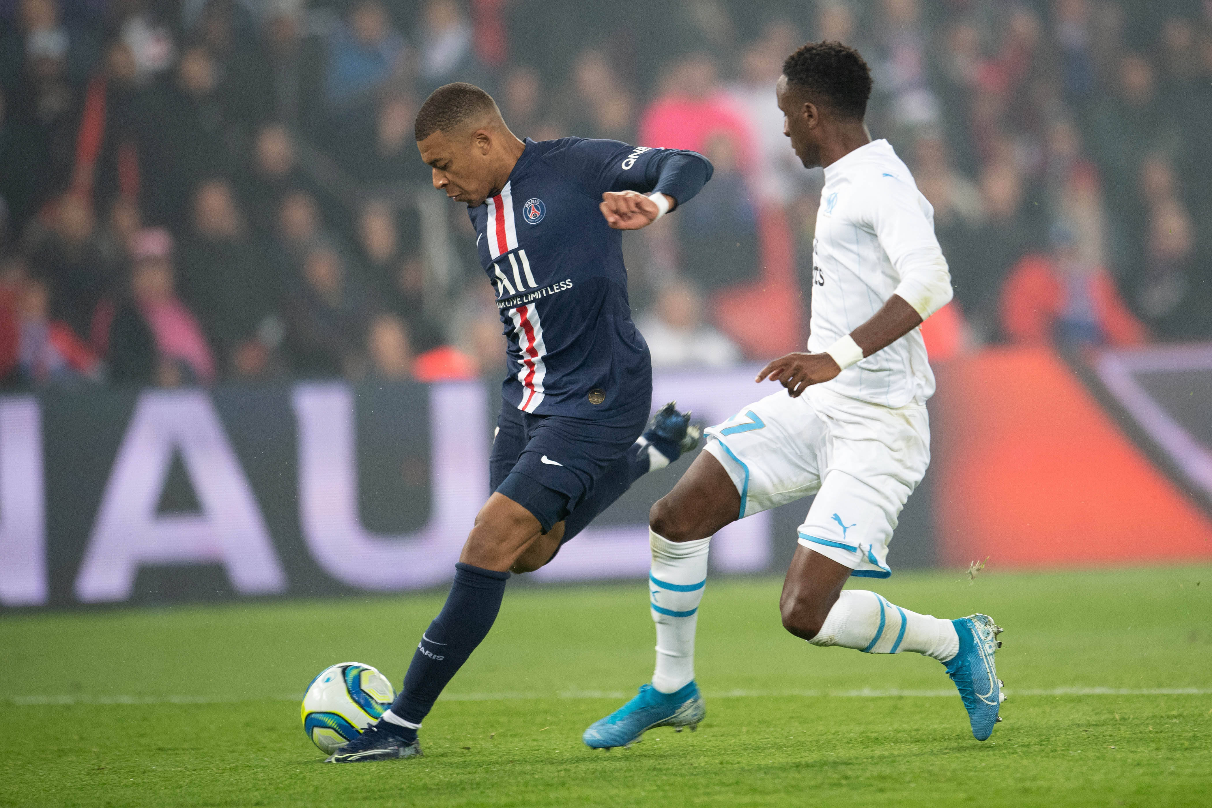 法国队表现抢眼,横扫对手晋级国际杯决赛 法国队表现抢眼,横扫对手晋级国际杯决赛