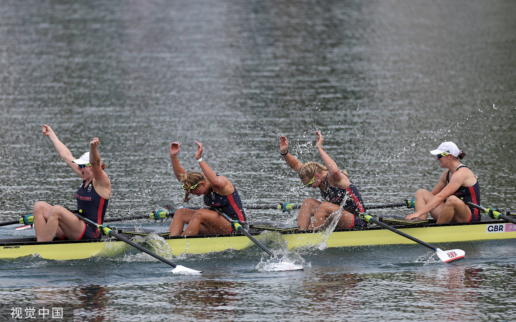 德国选手在赛艇比赛中夺得第一名 德国选手在赛艇比赛中夺得第一名