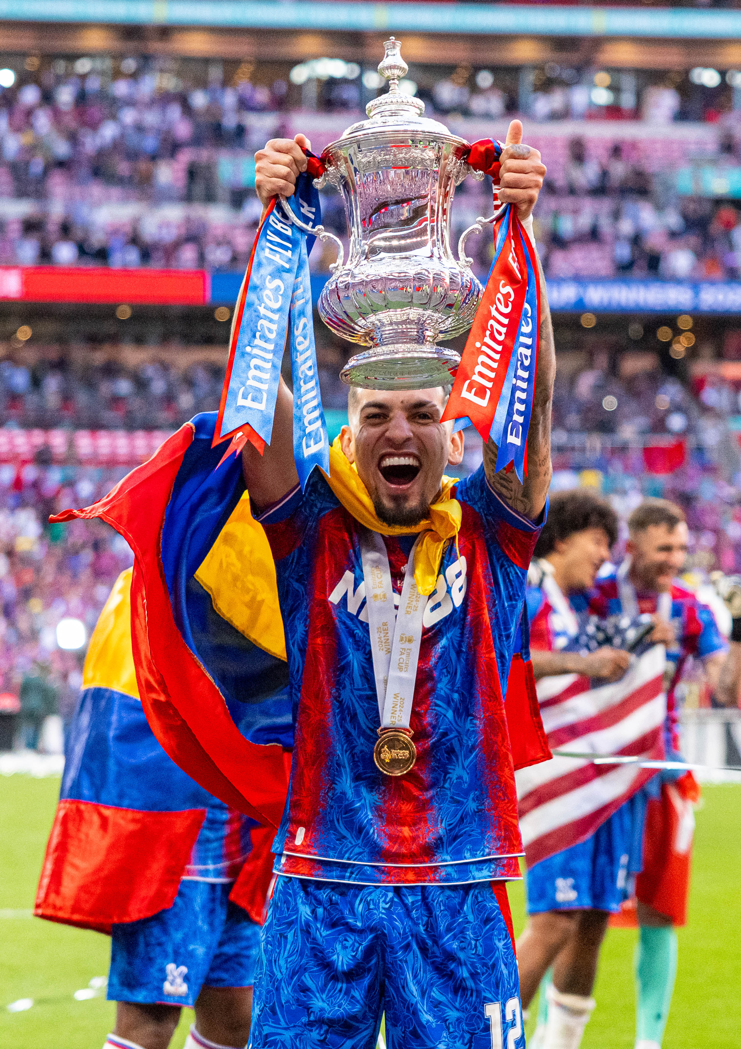 足球运动员破纪录获奖,成为领跑者 足球运动员破纪录获奖,成为领跑者