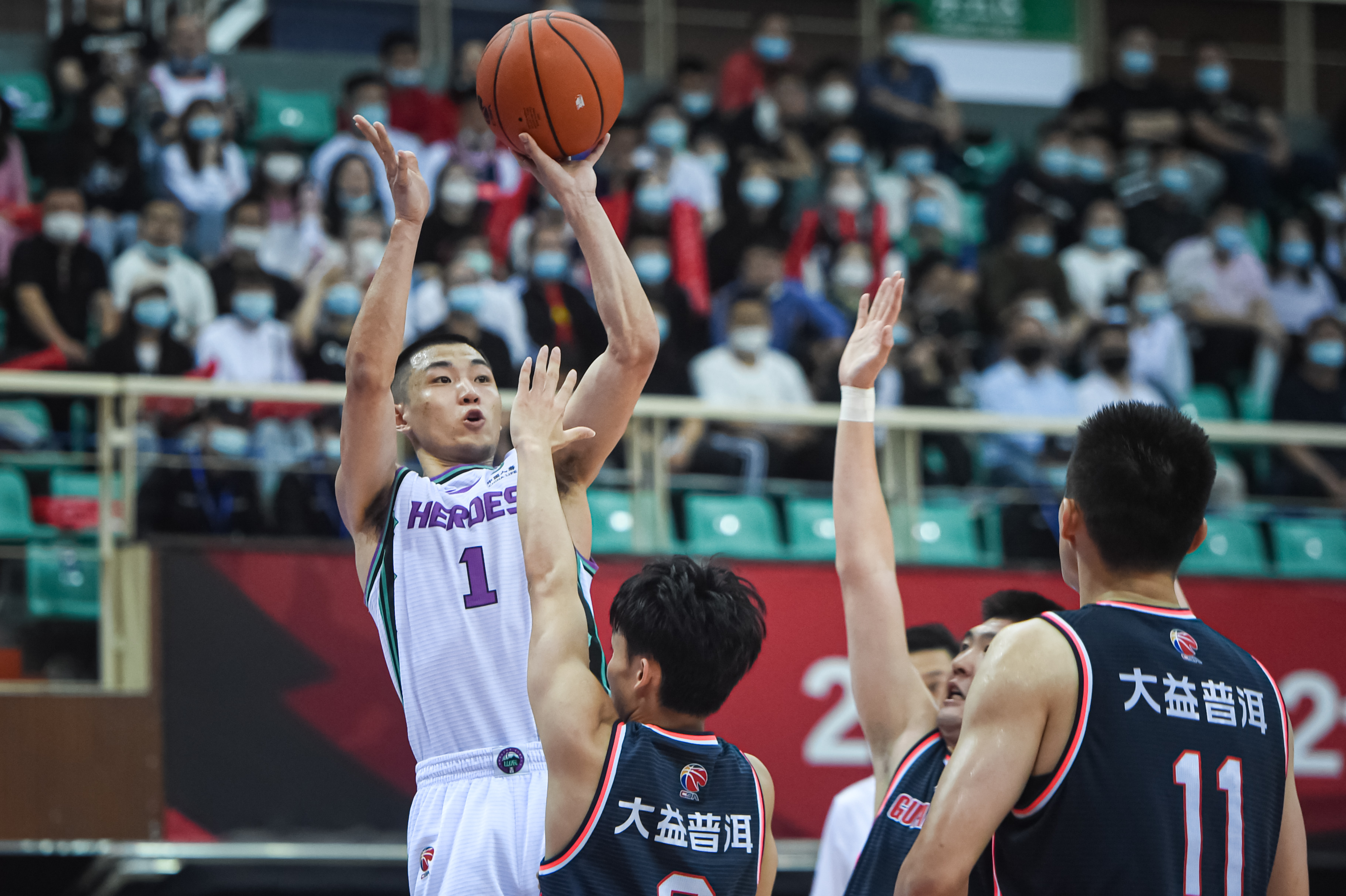 战报揭秘：广州富力全力进攻，展现团队作战力量的简单介绍