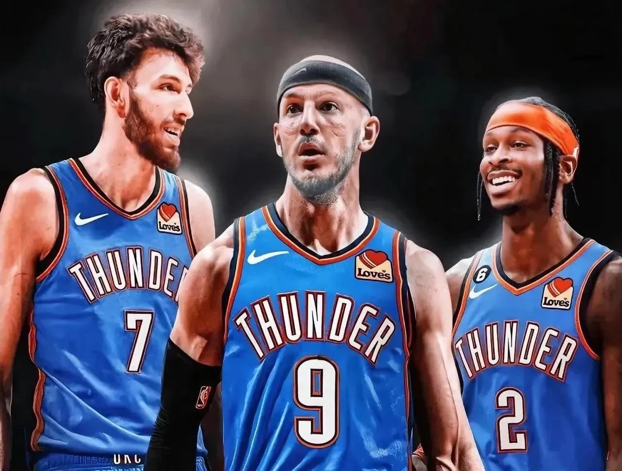 美国篮球队备战世锦赛,拼尽全力冲刺冠军! 美国篮球队备战世锦赛,拼尽全力冲刺冠军!