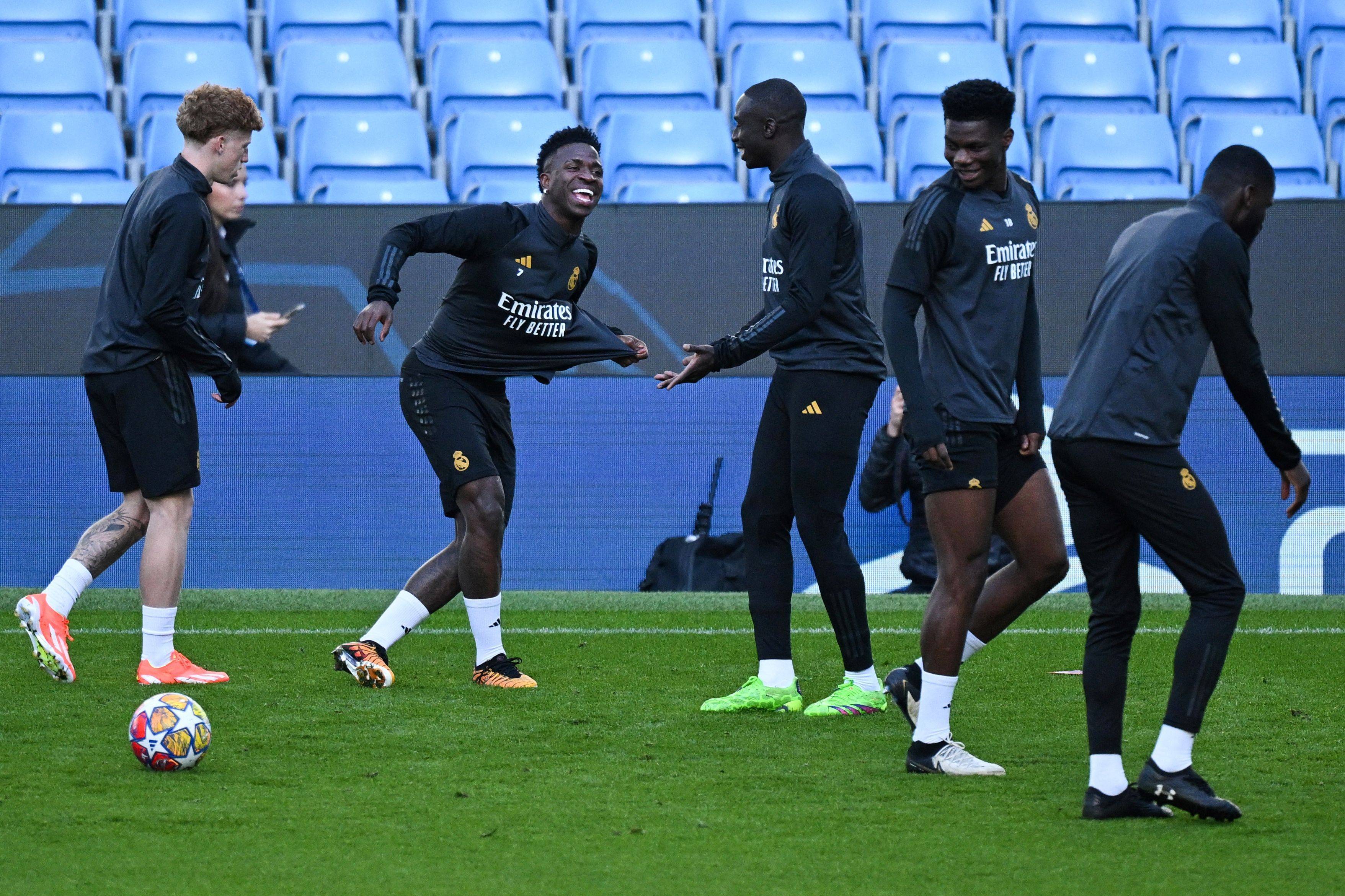 皇马在足球比赛中展现出色表现! 皇马在足球比赛中展现出色表现!