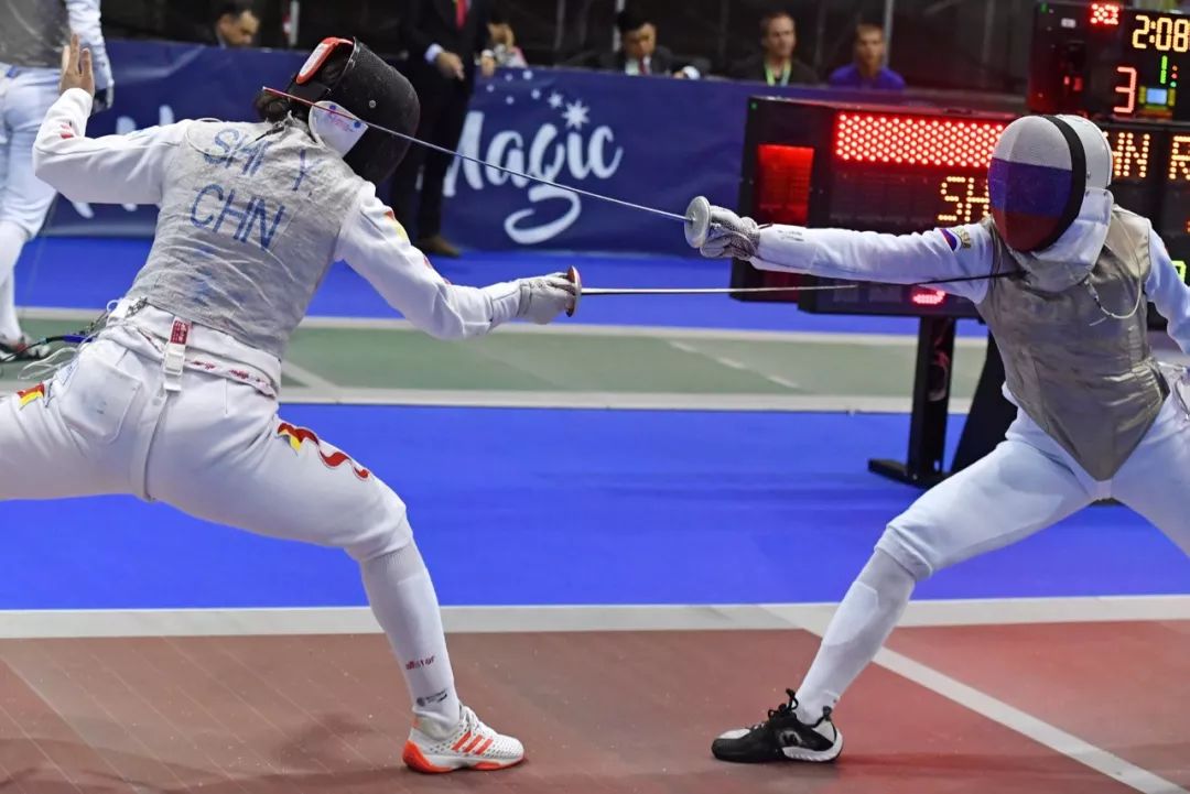 俄罗斯代表队在击剑比赛中斩获金牌 俄罗斯代表队在击剑比赛中斩获金牌