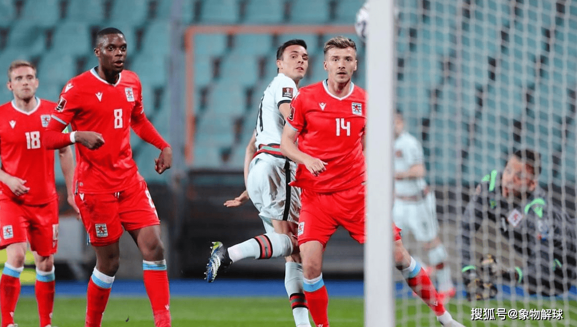 包含紧张对抗激发团队斗志,欧预赛赛场热闹非凡的词条 包含紧张对抗激发团队斗志,欧预赛赛场热闹非凡的词条