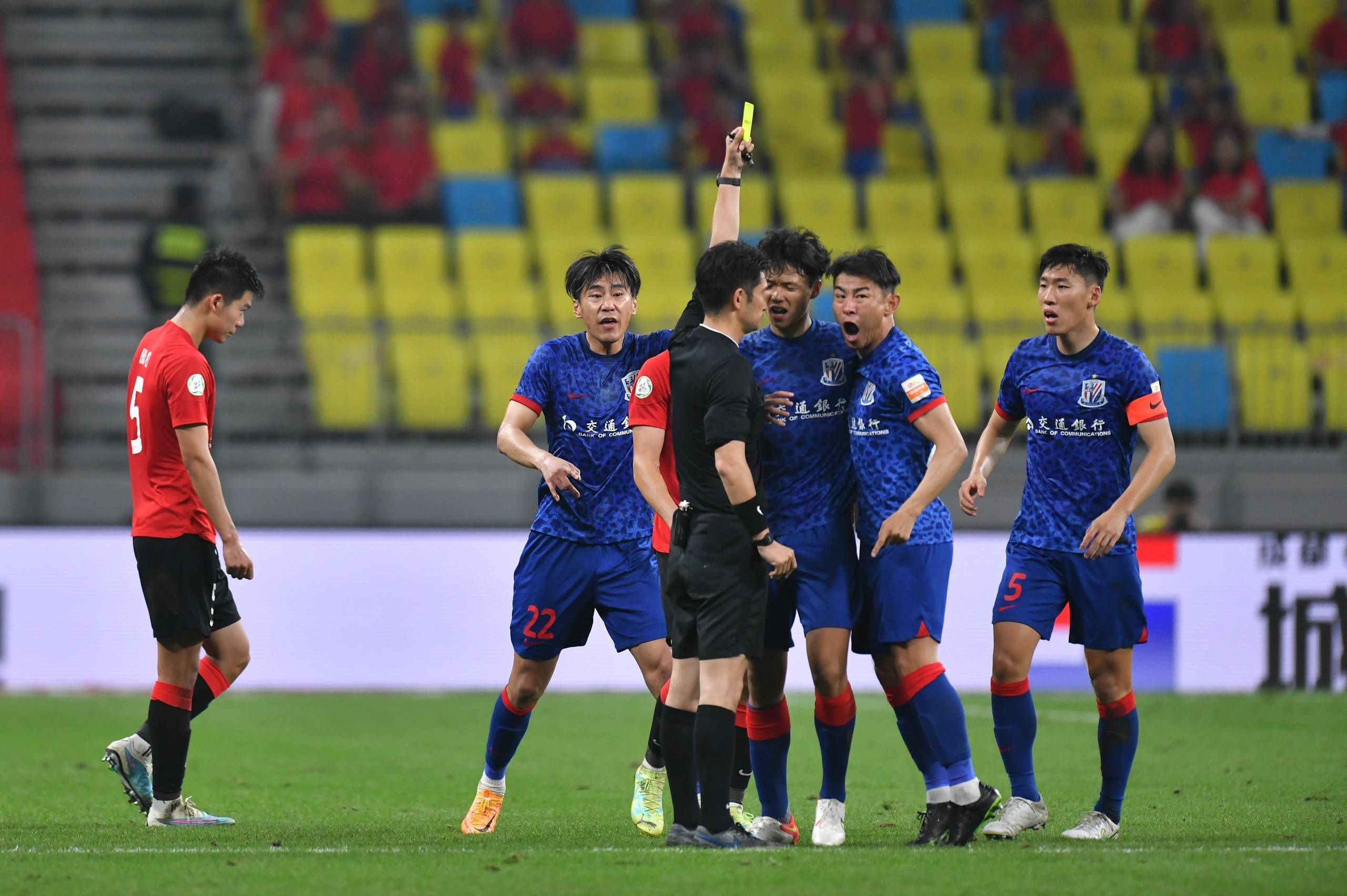 武汉卓尔球队打出火热战绩,期待更多胜利 武汉卓尔球队打出火热战绩,期待更多胜利