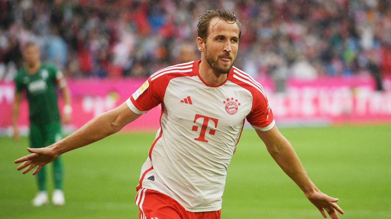 包含拜仁慕尼黑球员积极备战，力争夺冠的词条