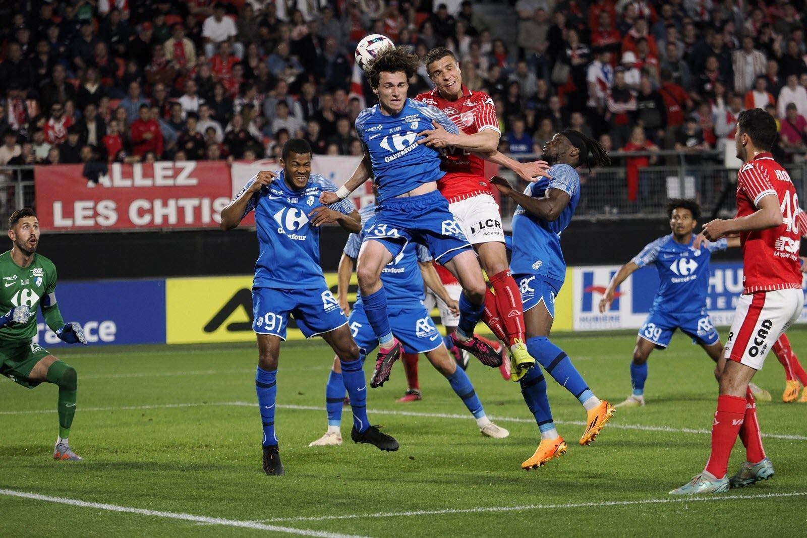 卡昂球队展现出色实力,逆袭晋级 卡昂球队展现出色实力,逆袭晋级