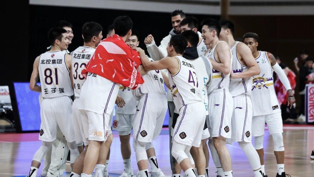 关于上海队后场组织薄弱，进攻端落后显著的信息