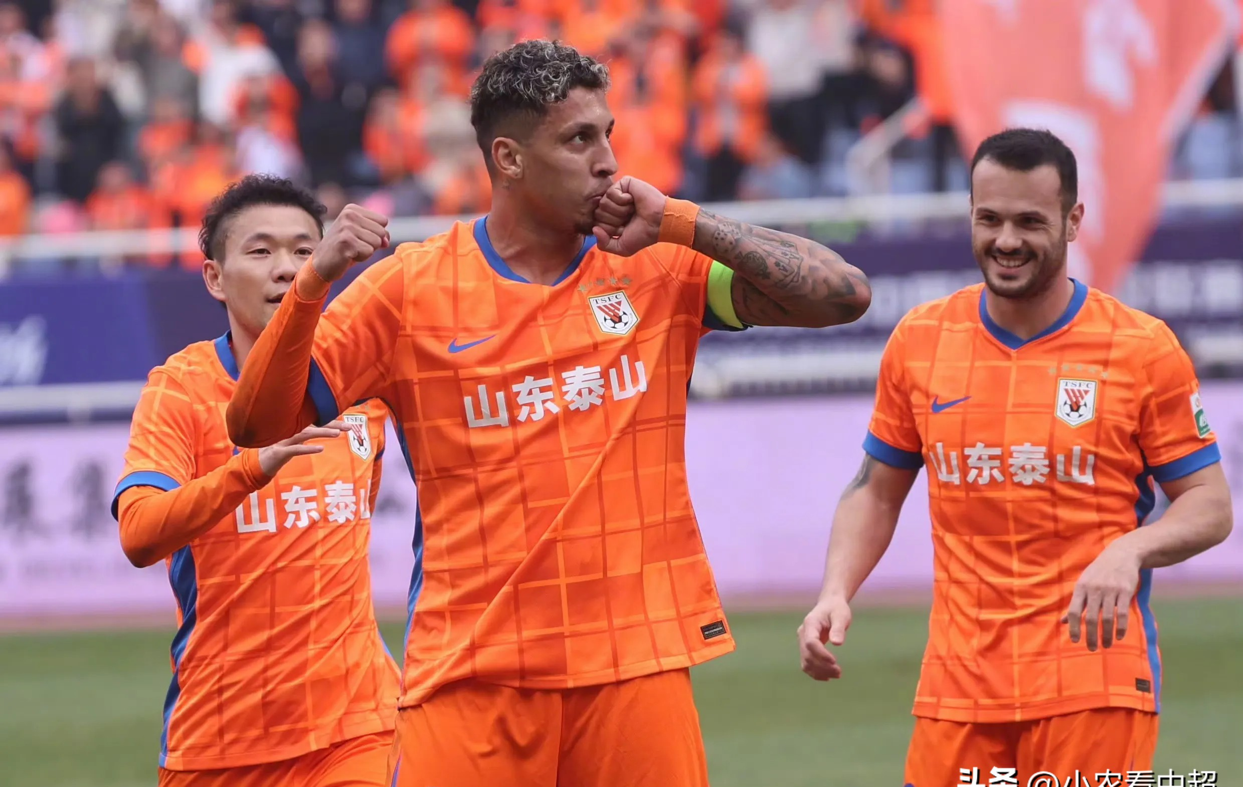 包含上海申花对阵广州富力,全队士气高涨争夺三分的词条 包含上海申花对阵广州富力,全队士气高涨争夺三分的词条