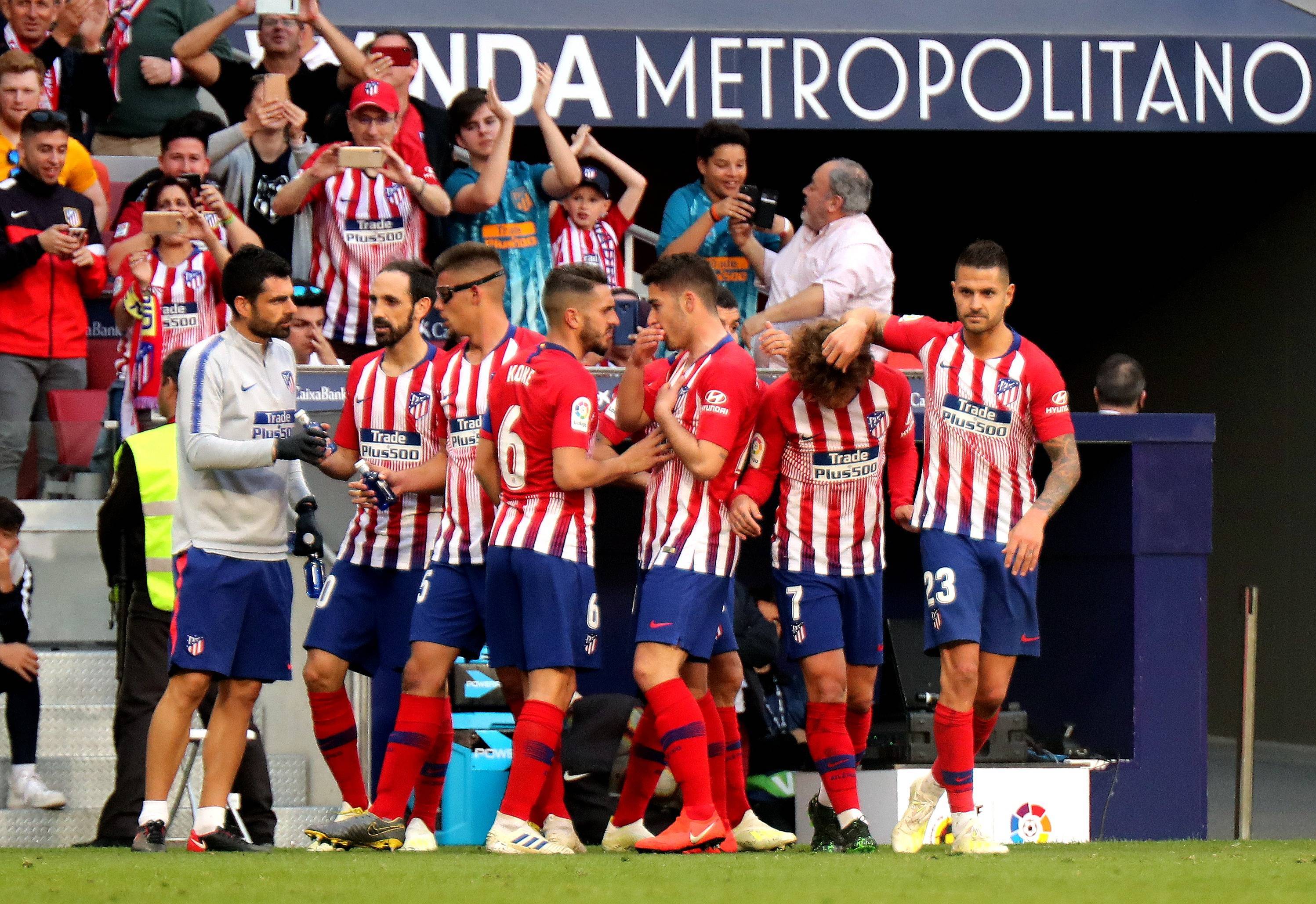 包含瓦伦西亚客场不敌对手，遭遇连败的词条