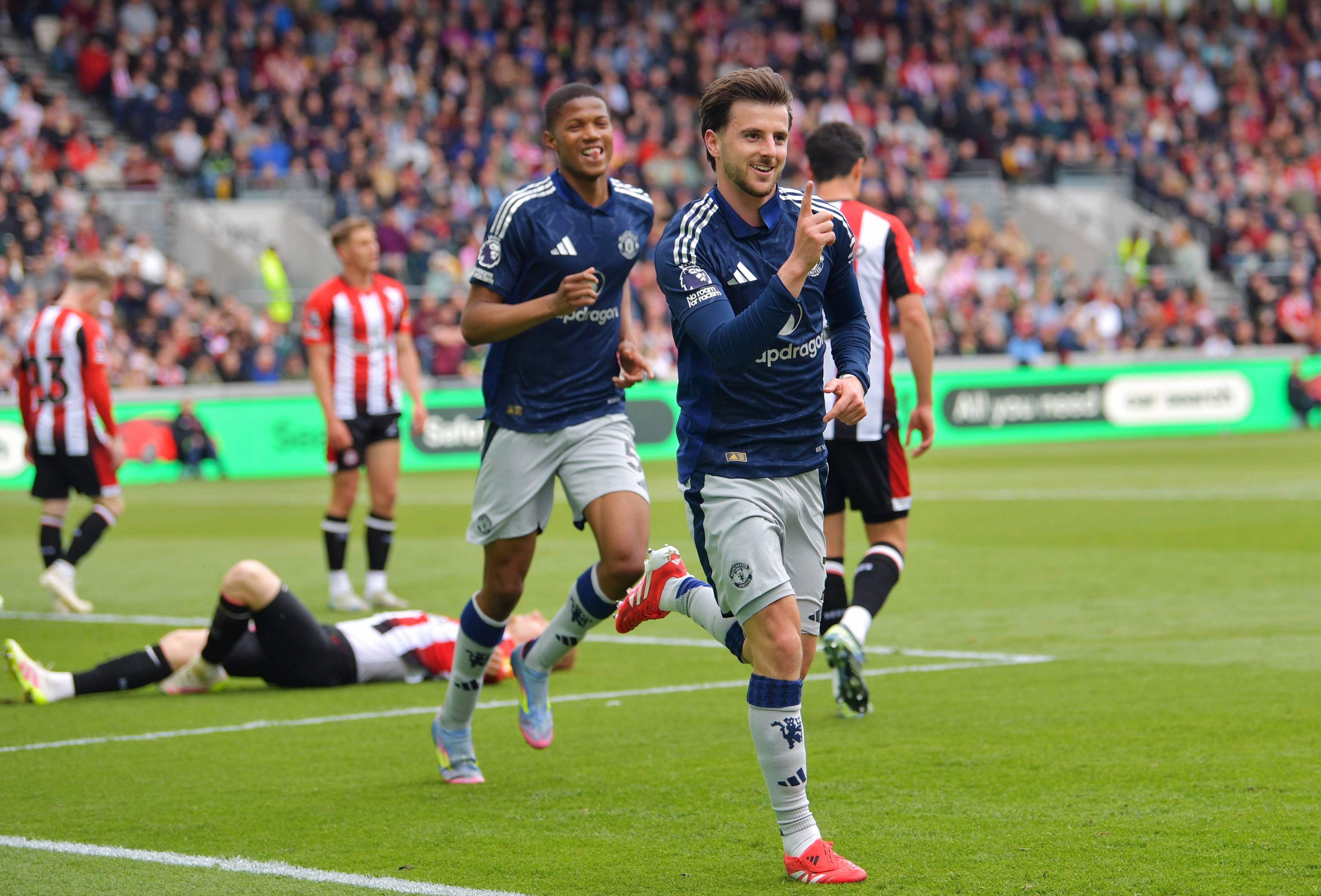 曼联主场大胜沃特福德,全面发挥实力 曼联主场大胜沃特福德,全面发挥实力