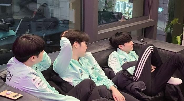 T1碾压BRO,Canyon团战一打五入围赛3:2(深圳) T1碾压BRO,Canyon团战一打五入围赛3:2(深圳)