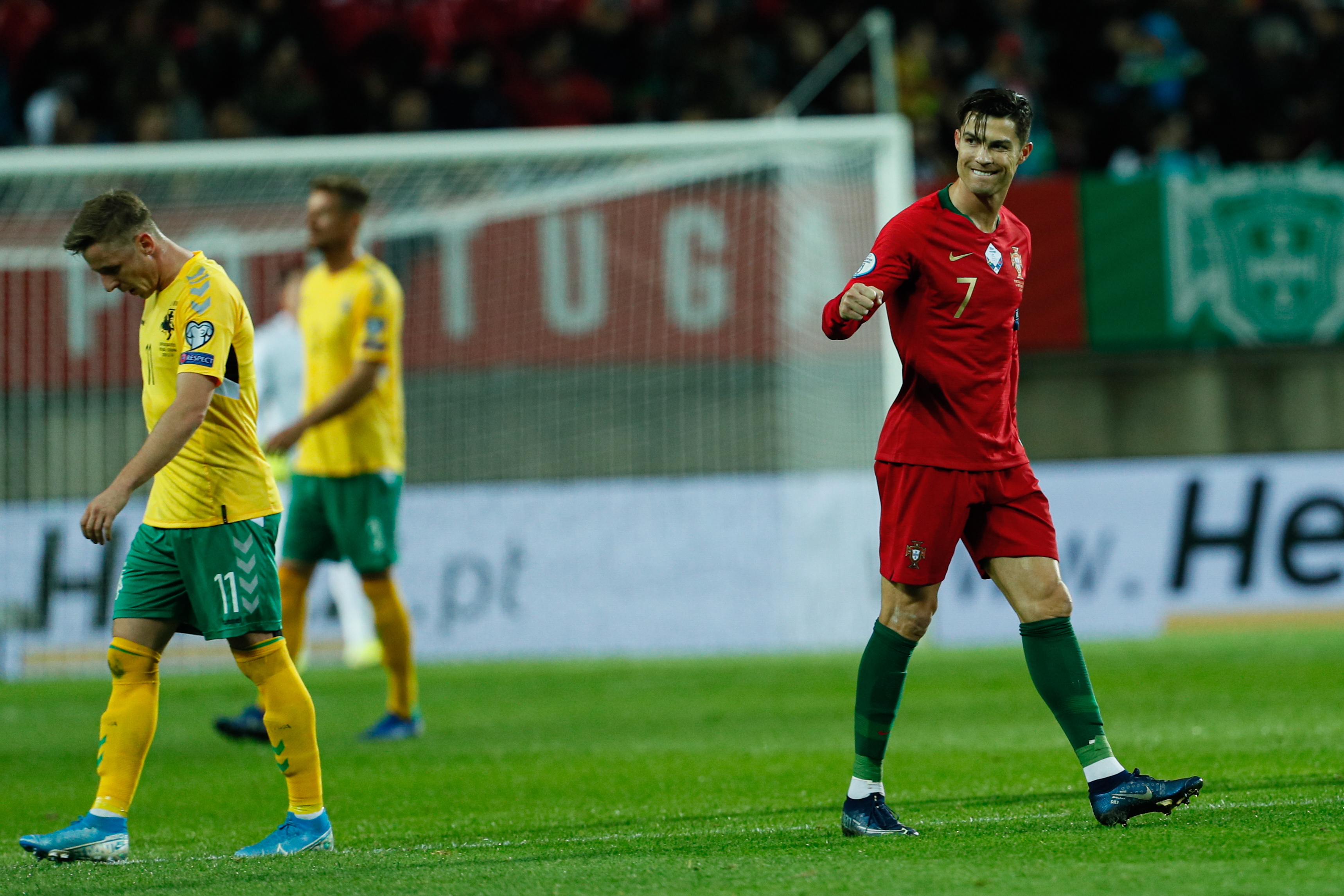 蘇格蘭在欧预赛中战平立陶宛争夺平局 蘇格蘭在欧预赛中战平立陶宛争夺平局