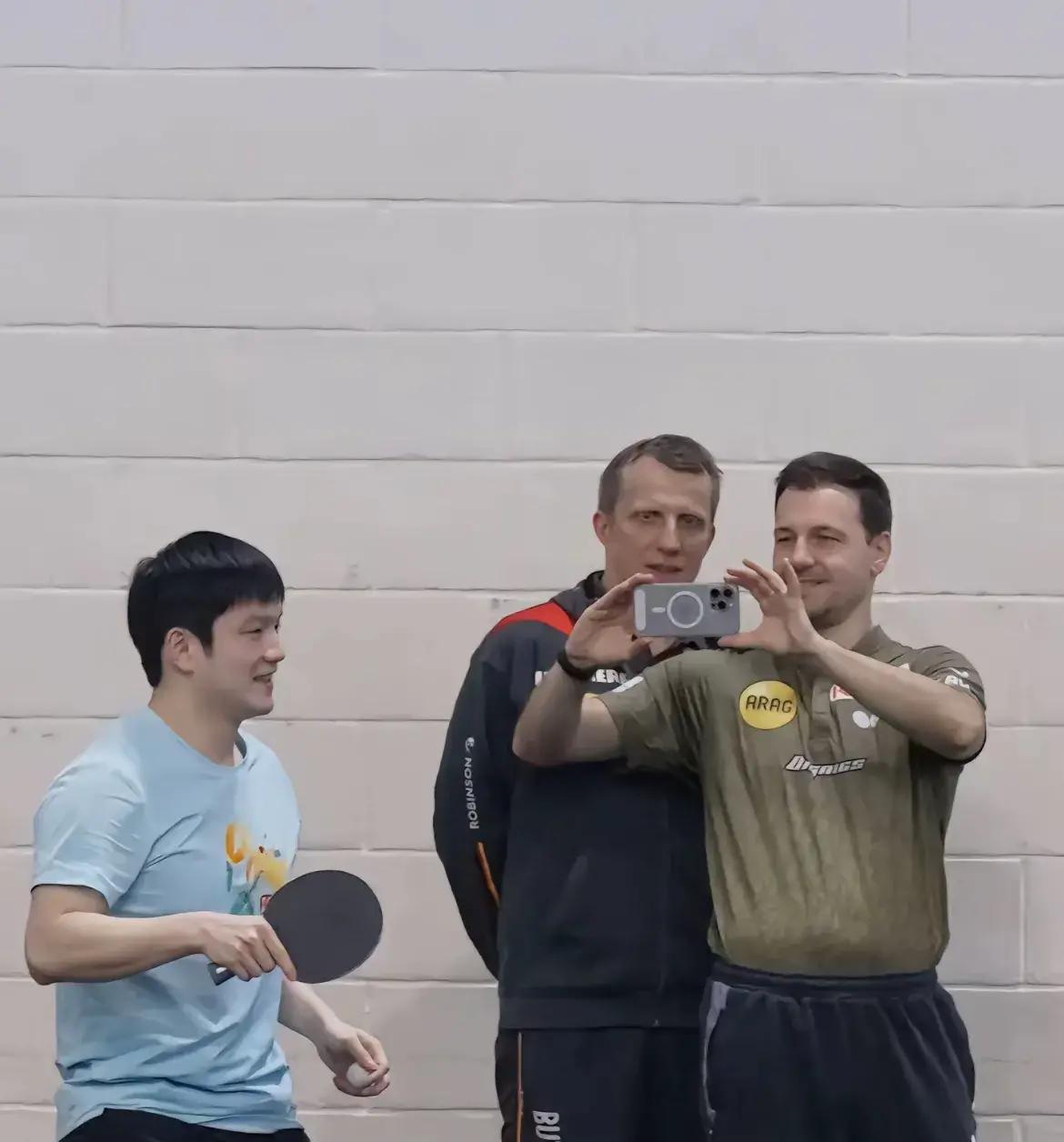 德国乒乓球队横扫英国乒乓球队,樊振东统治全场的简单介绍 德国乒乓球队横扫英国乒乓球队,樊振东统治全场的简单介绍