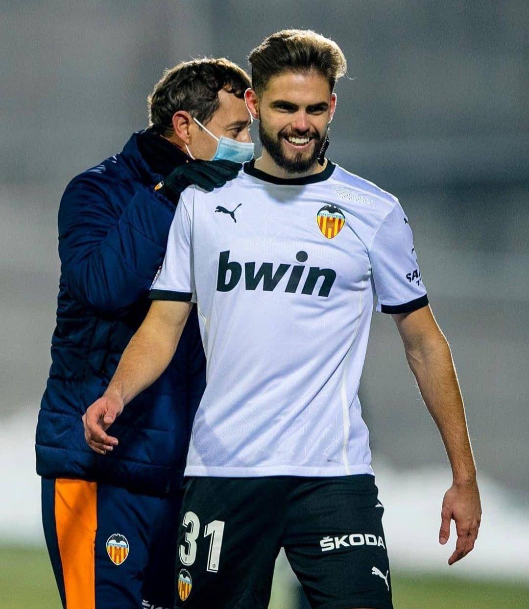 瓦伦西亚挑战英超劲旅,期待奇迹发生的简单介绍 瓦伦西亚挑战英超劲旅,期待奇迹发生的简单介绍