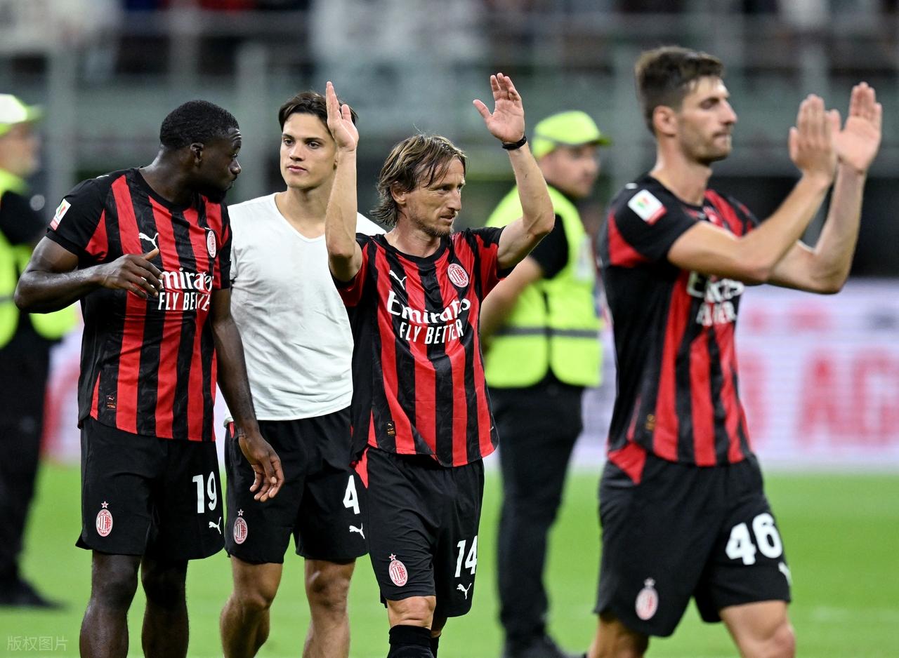 AC米兰连胜庆祝,士气高涨的简单介绍 AC米兰连胜庆祝,士气高涨的简单介绍
