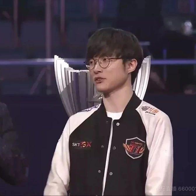 关于英雄联盟传奇谢幕,球迷泪洒赛场的信息 关于英雄联盟传奇谢幕,球迷泪洒赛场的信息