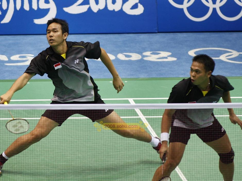 印尼队轻取马来西亚队,安赛龙点燃赛场 印尼队轻取马来西亚队,安赛龙点燃赛场