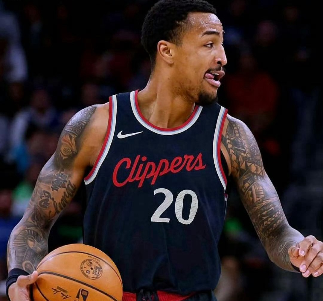 快船完胜76人，霍勒迪点燃赛场